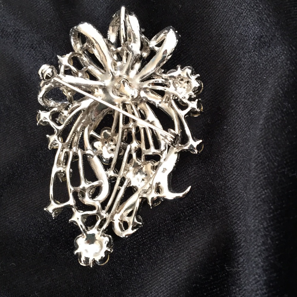 Designer Pin - Picture 2 of 5